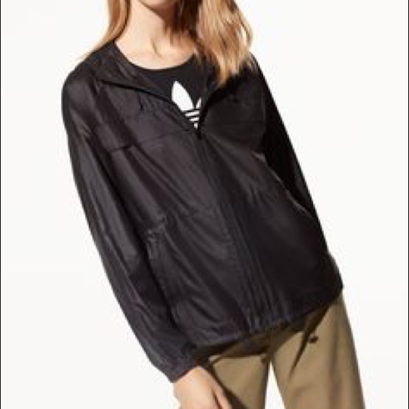 Aritzia Jackets & Blazers - Aritzia 🖤 Dolomites jacket - thin wind breaker
